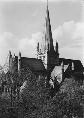 Nidarosdomen.Foto utgivet av Normanns konstf&ouml;rlag.